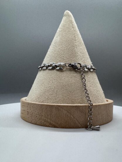 Handcrafted Chain Bracelet in Gold or Silver - Image 5
